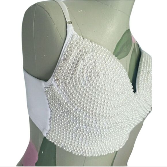 Emporio White Pearls Crop Top - Picture 6 of 8